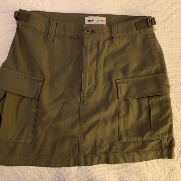 Aritzia TNA Cargo Skirt - Picture 1 of 4